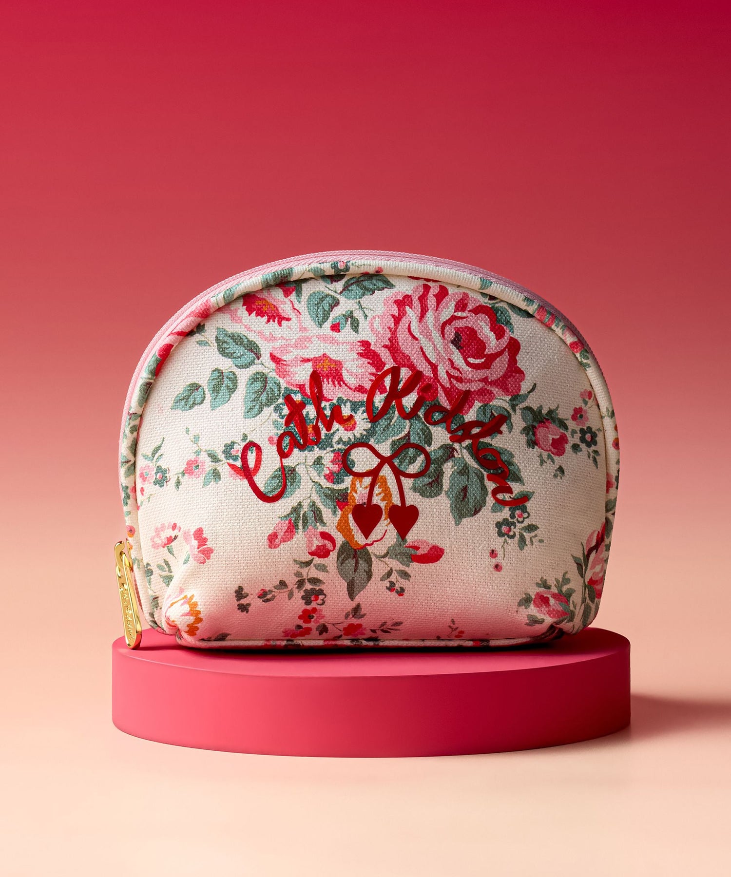 ハーフムーン ポーチ Hackney Rose | Cath Kidston 日本公式オンライン