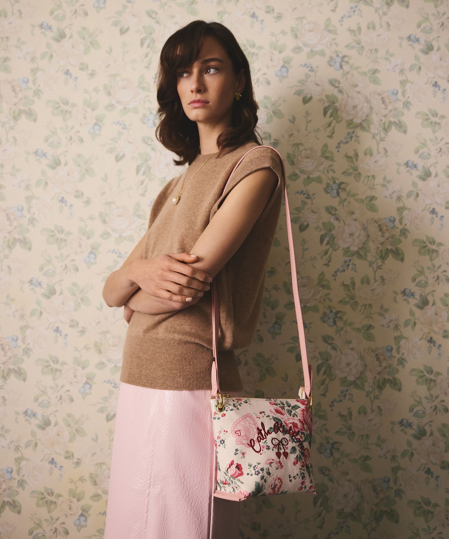 クロスボディバッグ Hackney Rose | Cath Kidston 日本公式オンライン