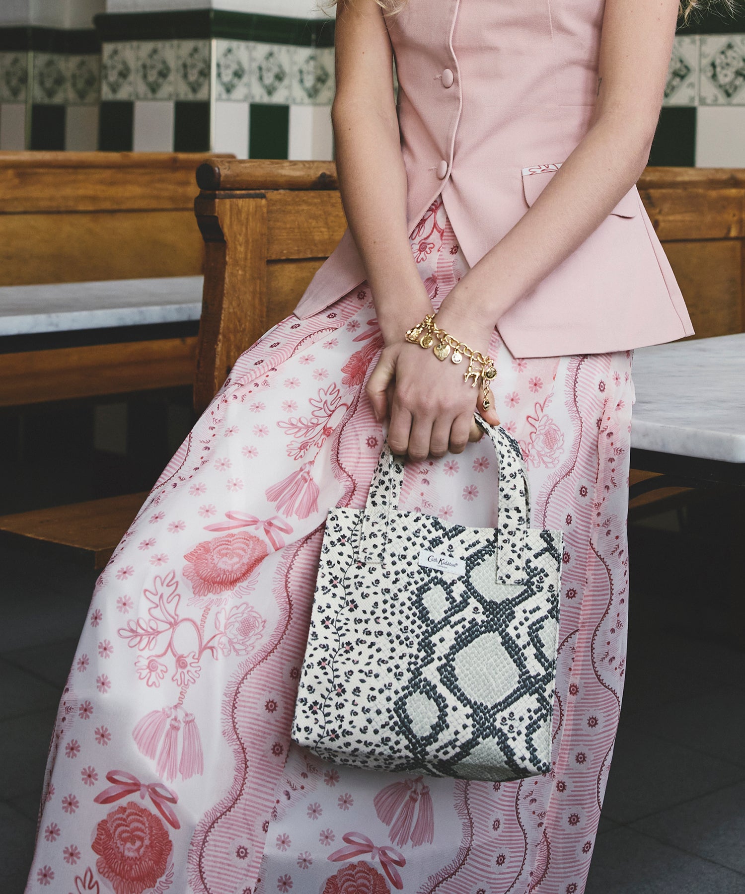 スモール ブックバッグ Snake Floral