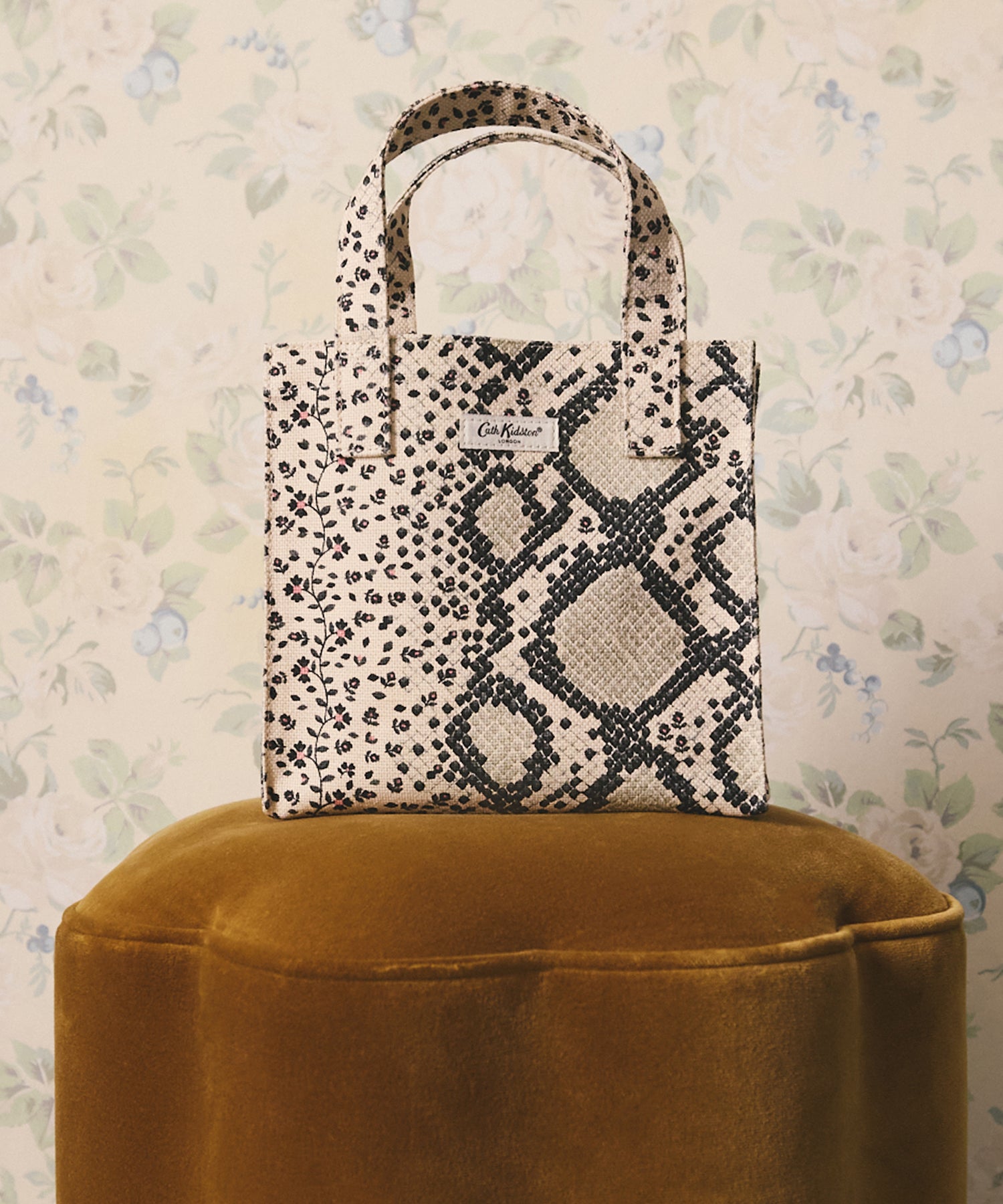 スモール ブックバッグ Snake Floral | Cath Kidston 日本公式