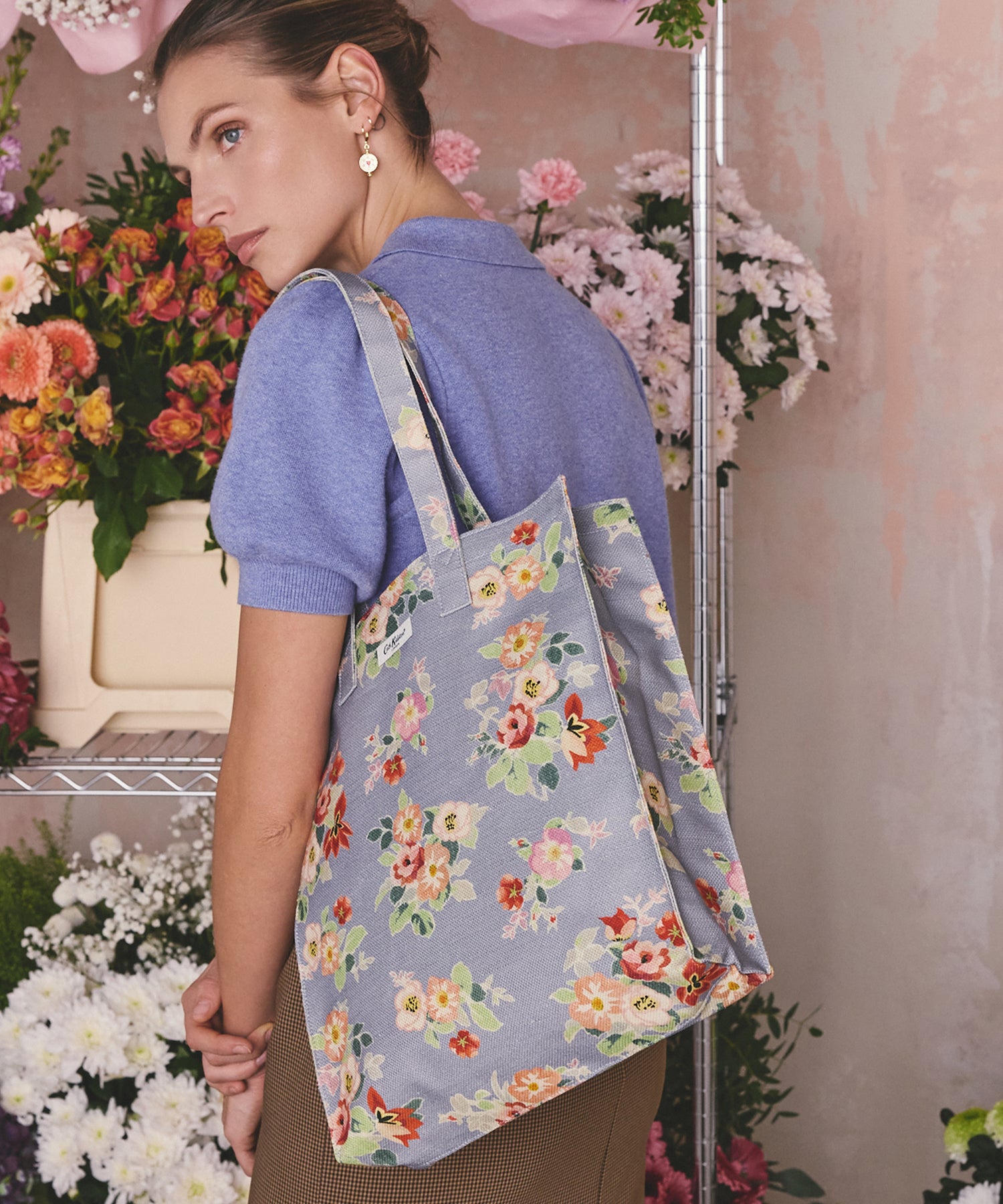 ラージ ブックバッグ Archive Floral