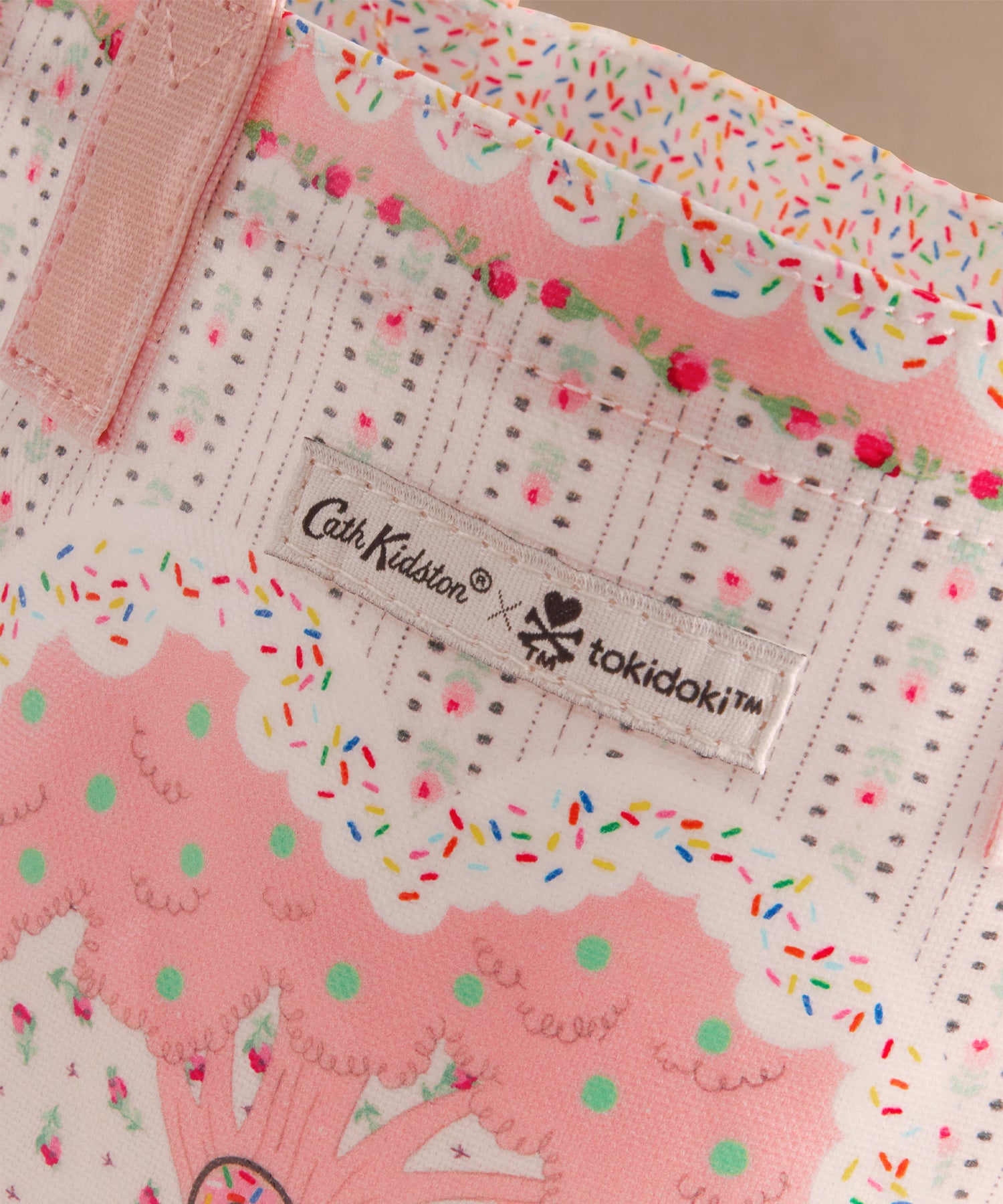 スモール ブックバッグ Tokidoki Town | Cath Kidston 日本公式