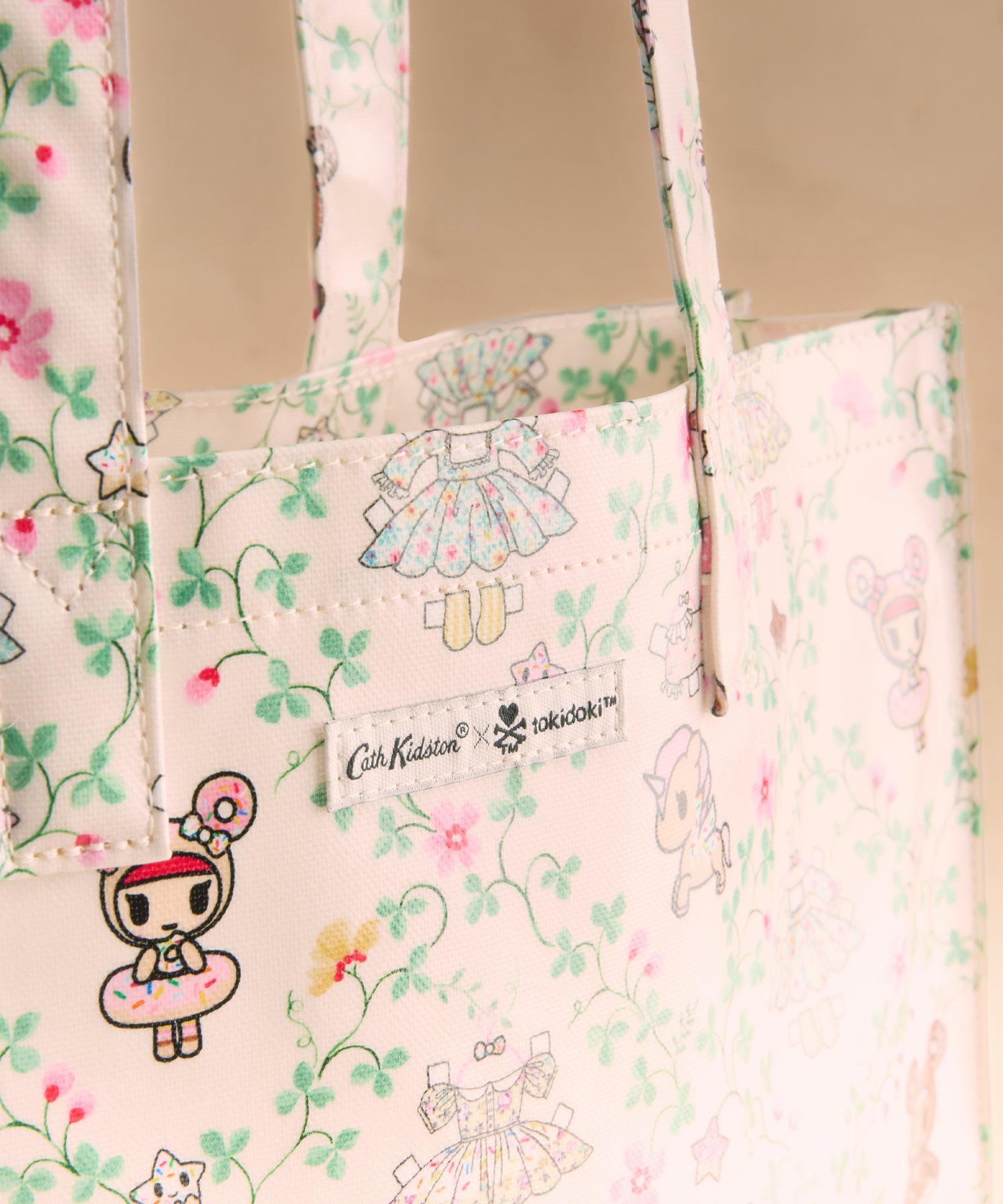ラージ ブックバッグ Tokidoki Paper Dresses | Cath Kidston 日本公式