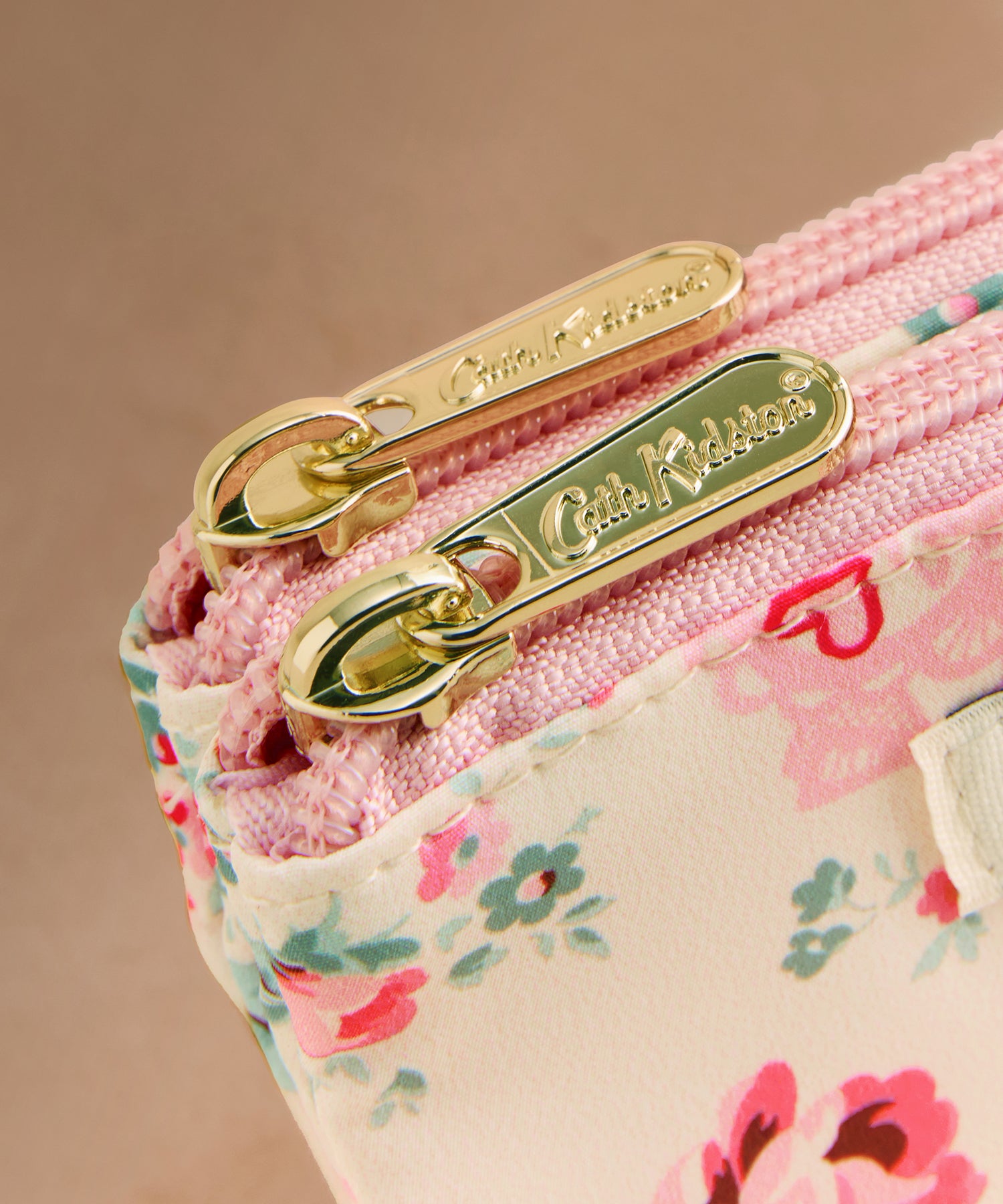 ダブル ジップドパース Hackney Rose | Cath Kidston 日本公式