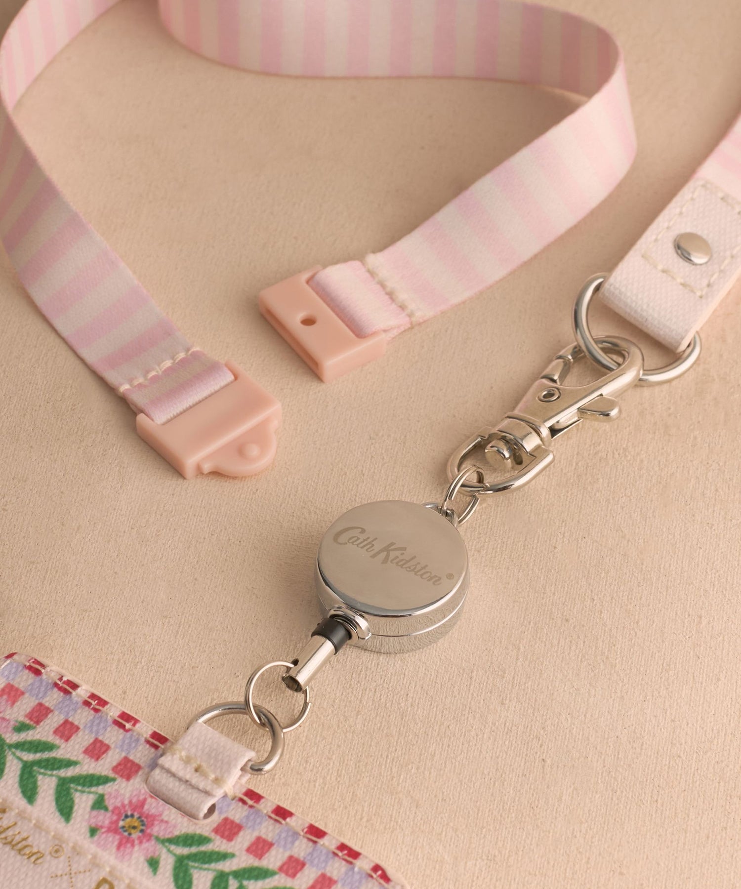 パディントン ランヤード Paddington Theatre