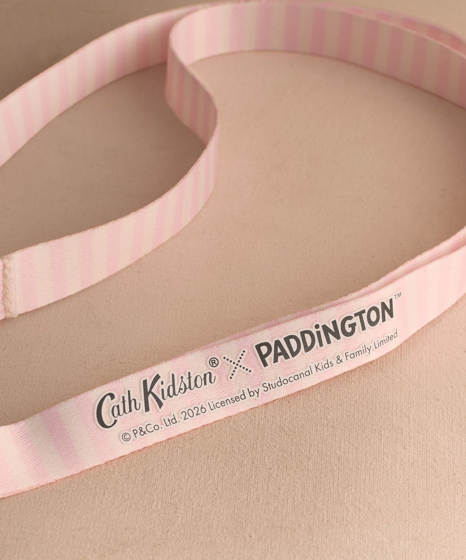 パディントン ランヤード Paddington Theatre | Cath Kidston 日本公式