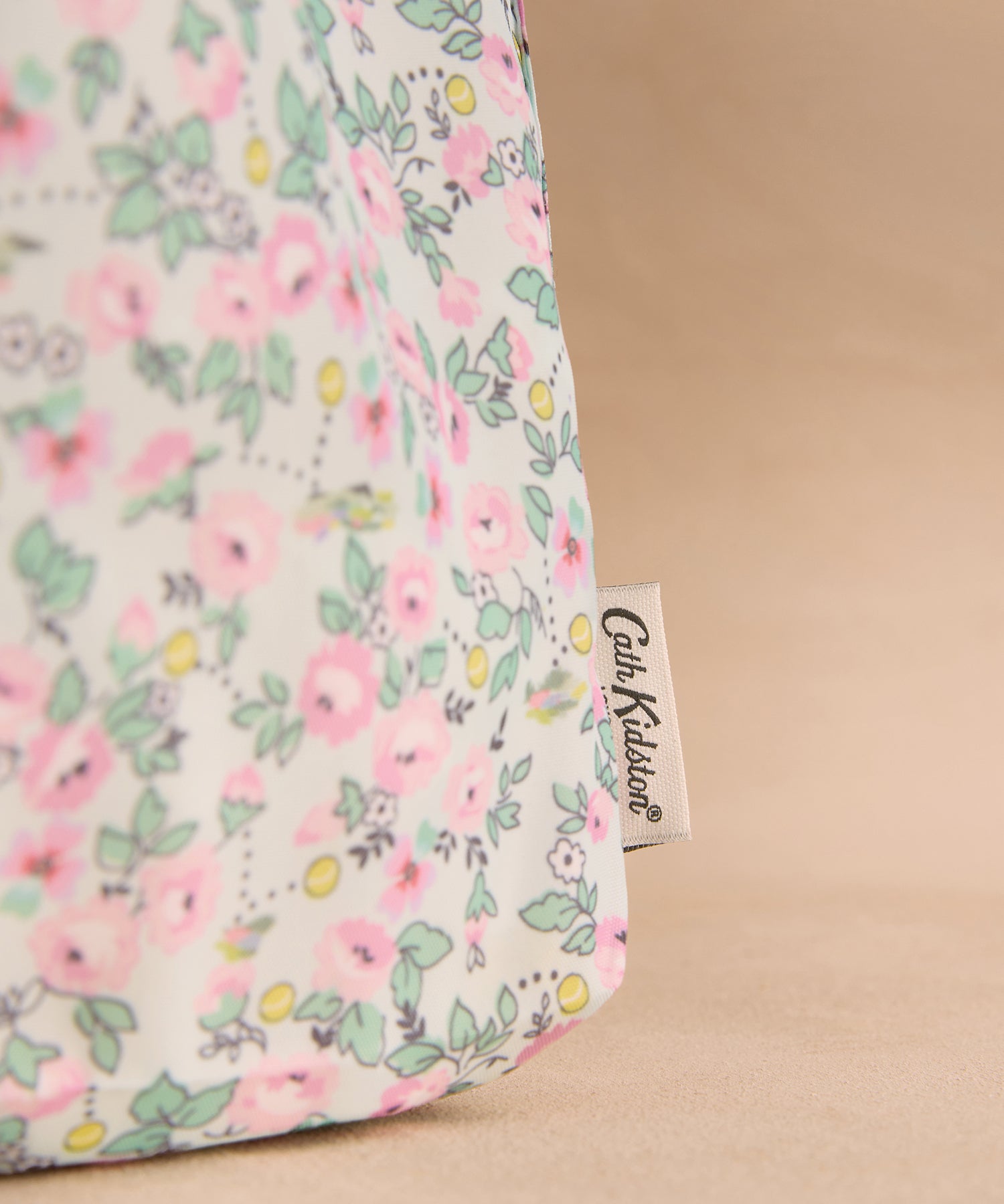 ミニ フォルダウェイ ショッパー Tennis Ditsy | Cath Kidston 日本