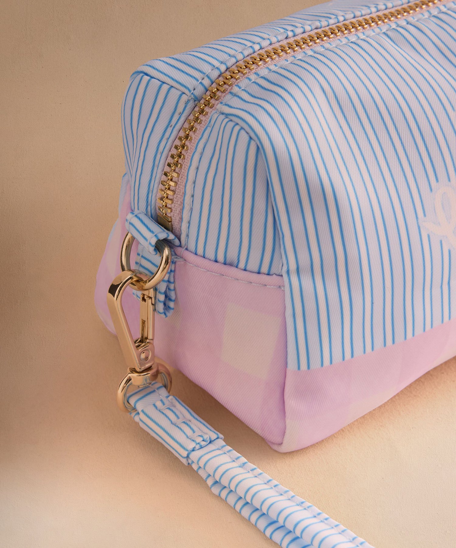 カムデン ポーチ Dog Placement | Cath Kidston 日本公式オンライン