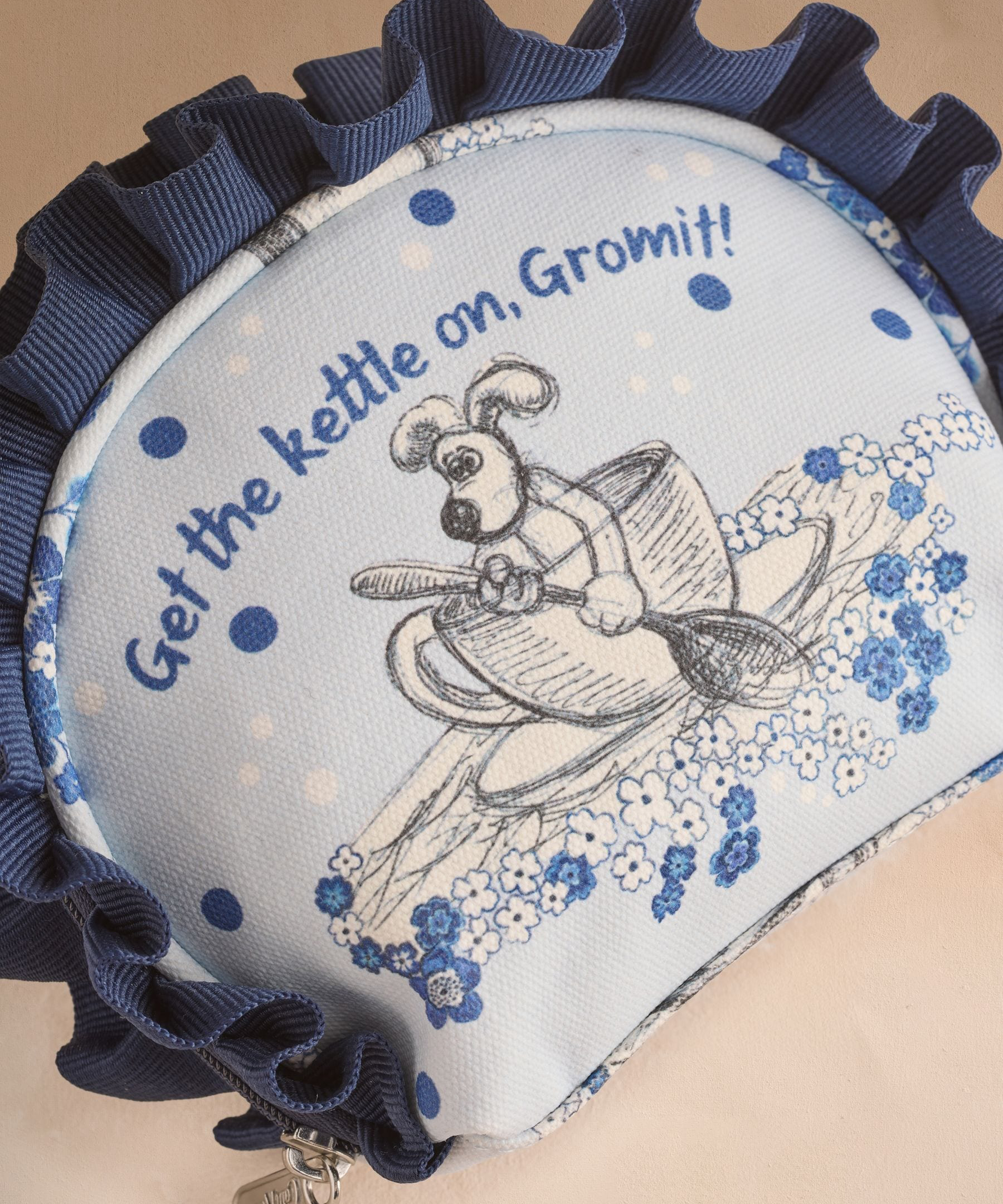 Wallace & Gromit ハーフムーン ポーチ Cup Of Tea