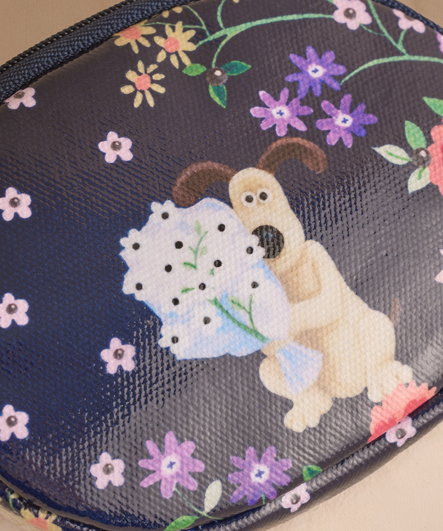 Wallace & Gromit オーバル コイン パース Gromit in Love