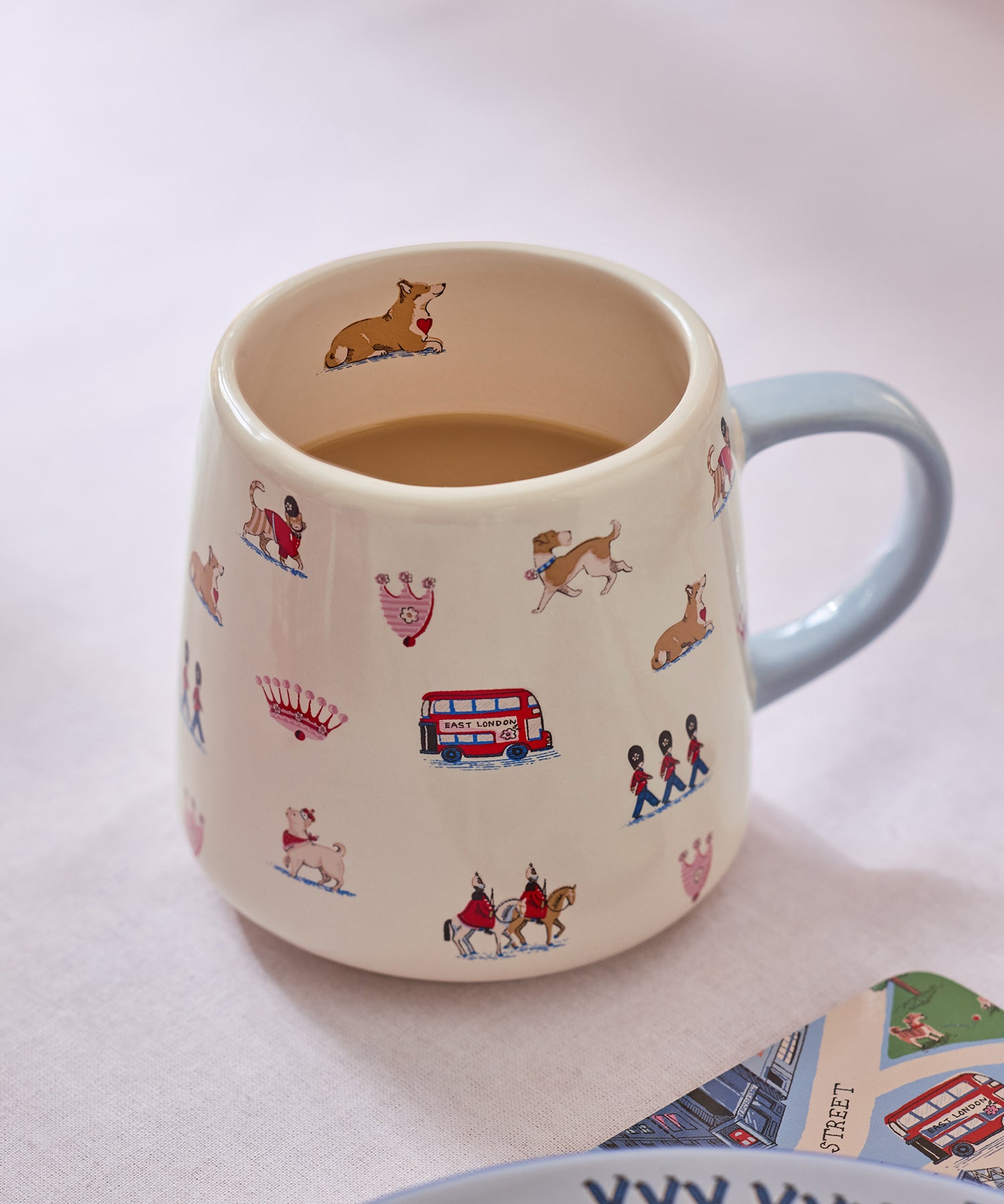 Billie マグカップ Queenie's London | Cath Kidston 日本公式