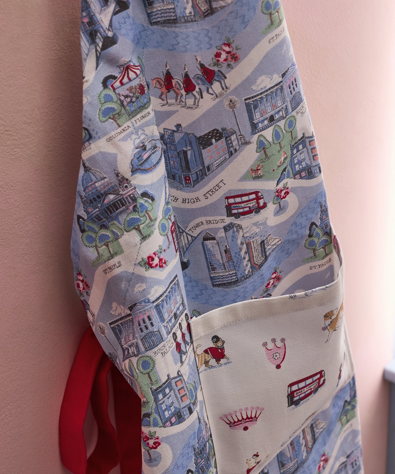 キッチンエプロン London Town | Cath Kidston 日本公式オンライン