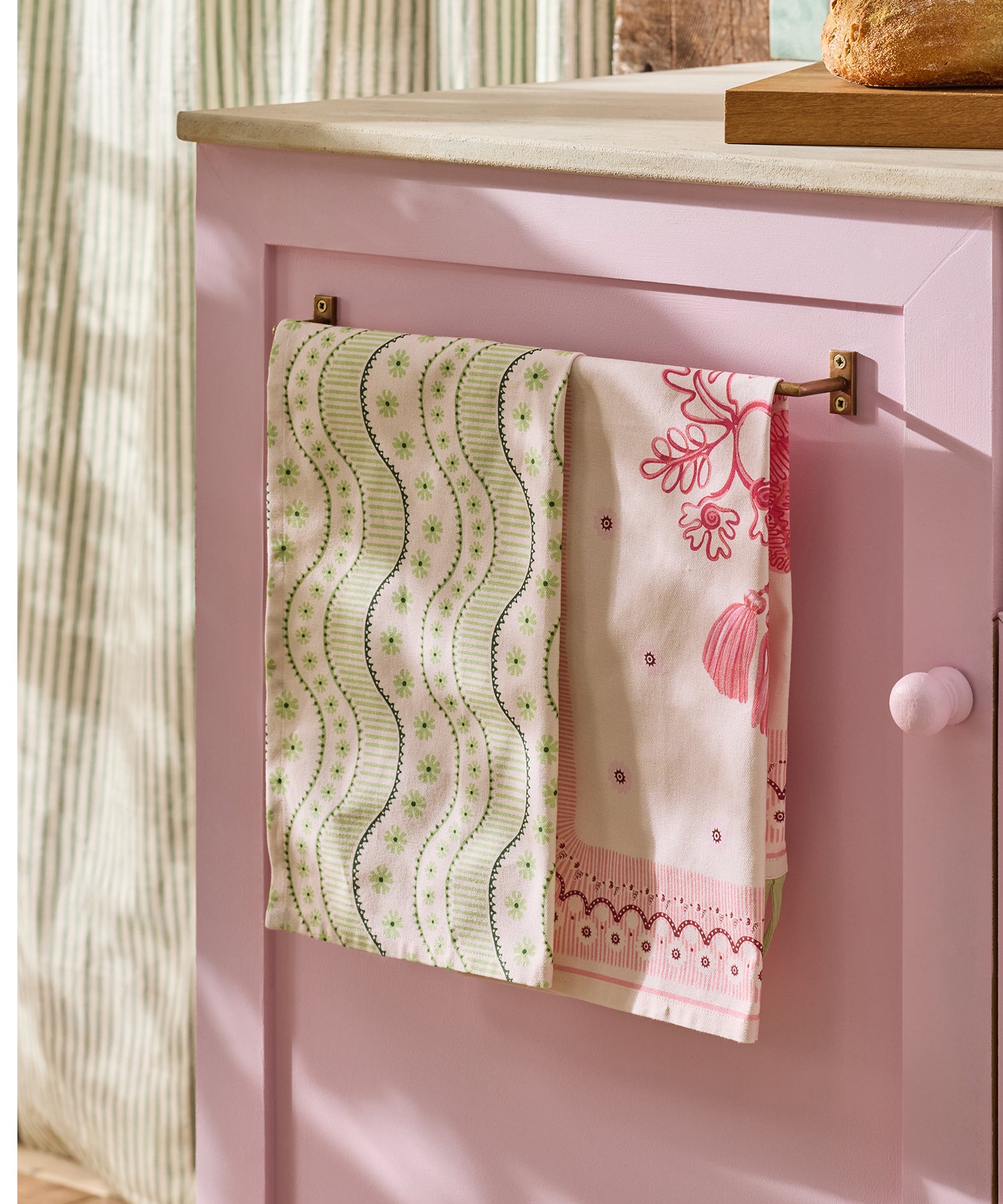 フローラル装飾のピンクキャビネット ティータオルセット 2PC Spitalfields Silk | Cath Kidston 日本公式