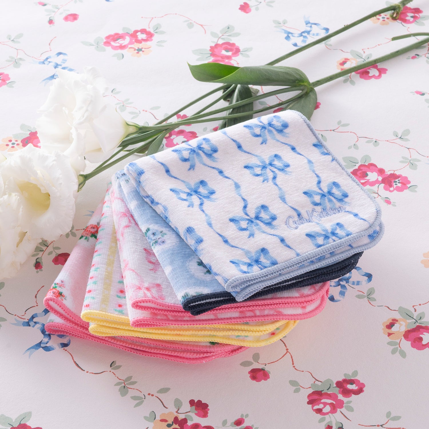 ぺブルハンドクリーム + タオルハンカチ | Cath Kidston 日本公式