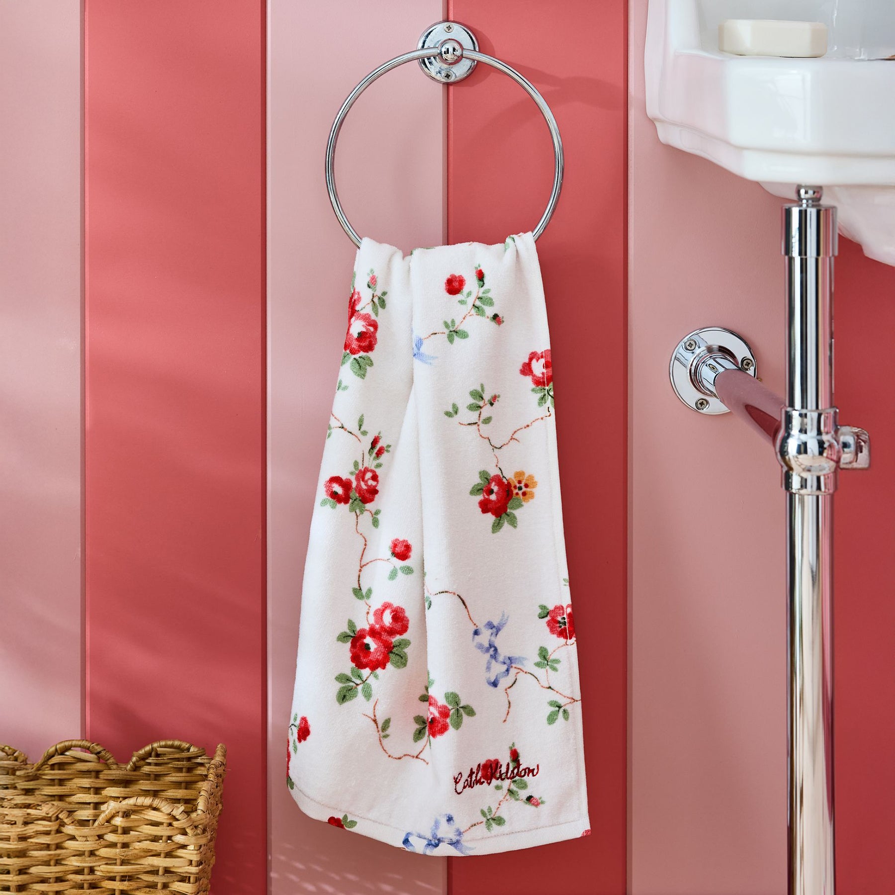ハンドタオル Bows & Rose | Cath Kidston 日本公式オンラインストア