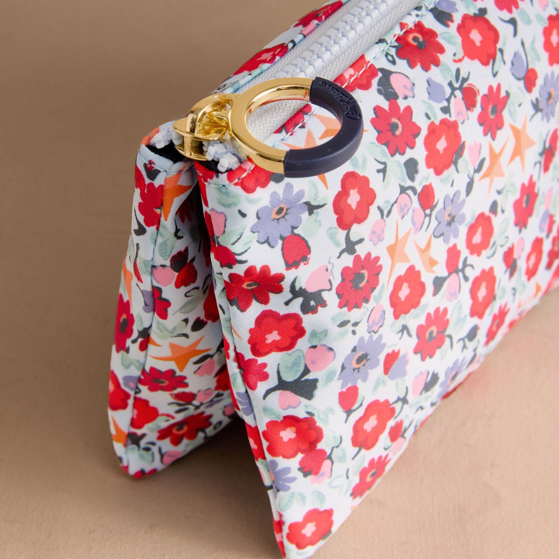 トリプル ポーチ Folding Star Ditsy | Cath Kidston 日本公式