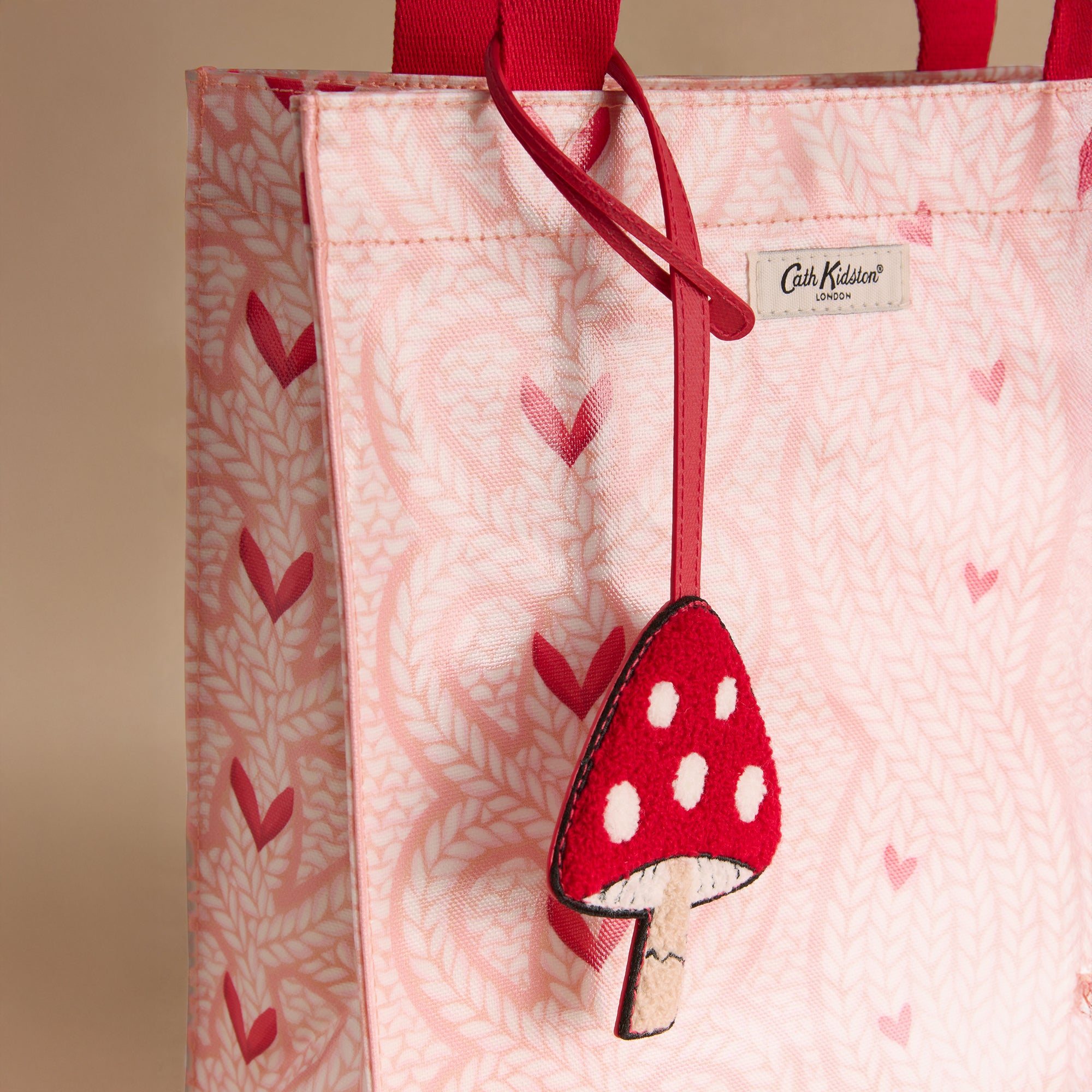 ミラーチャーム Mushrooms | Cath Kidston 日本公式オンラインストア