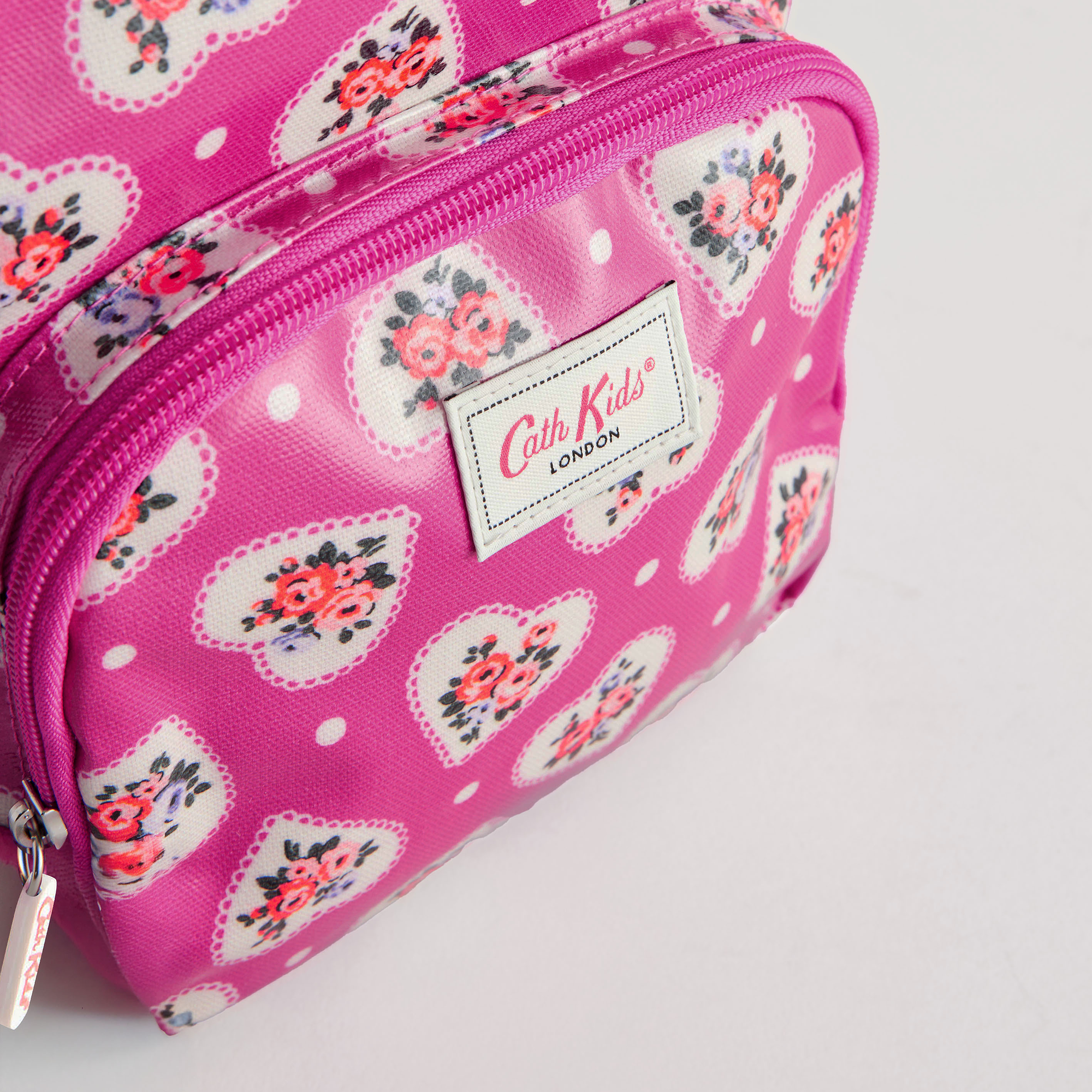 キッズ ミディアム バックパック Lace Hearts | Cath Kidston 日本公式 キッズ ミディアム バックパック Lace Hearts | Cath Kidston 日本公式