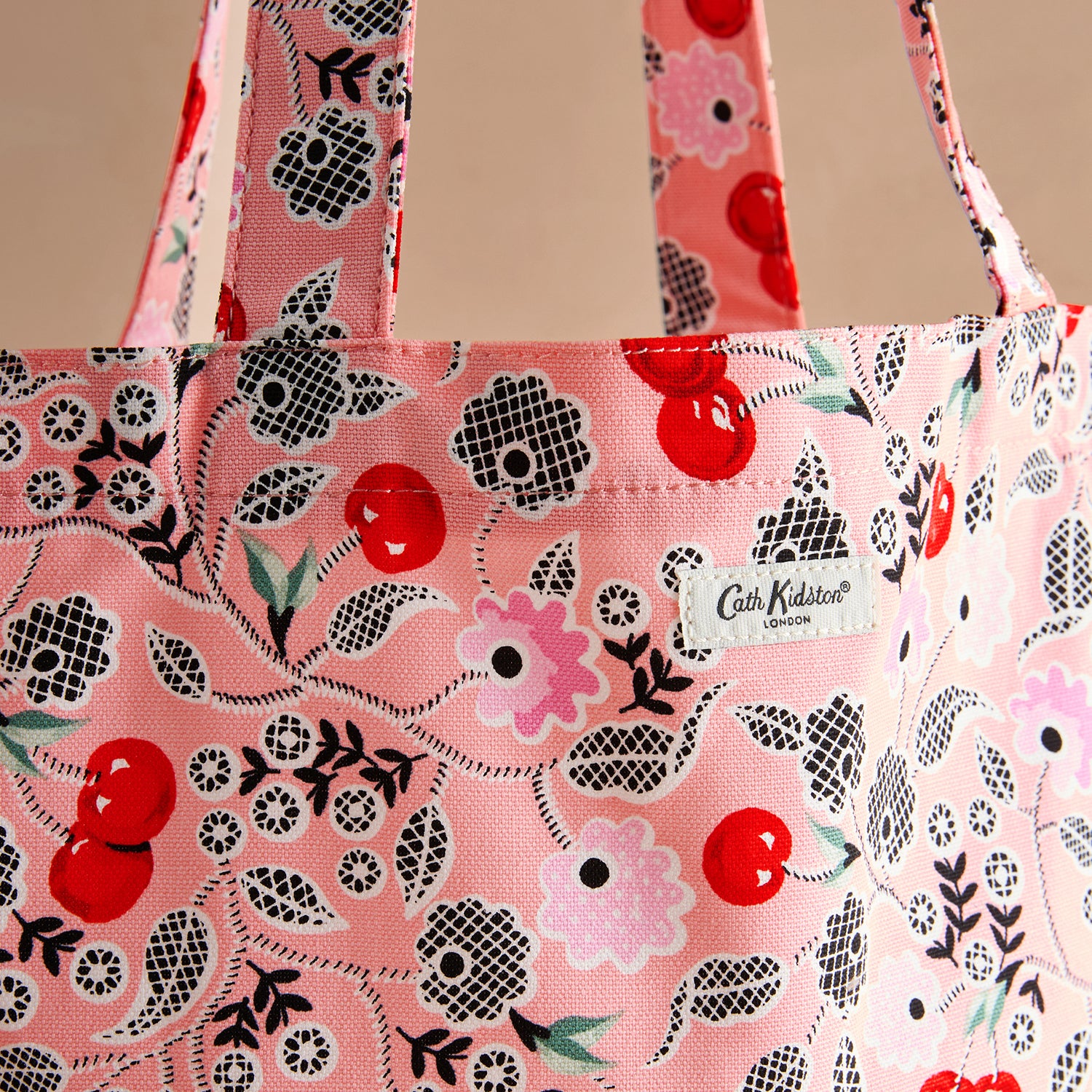 パーフェクト ショッパー Cherry Bunches | Cath Kidston 日本公式