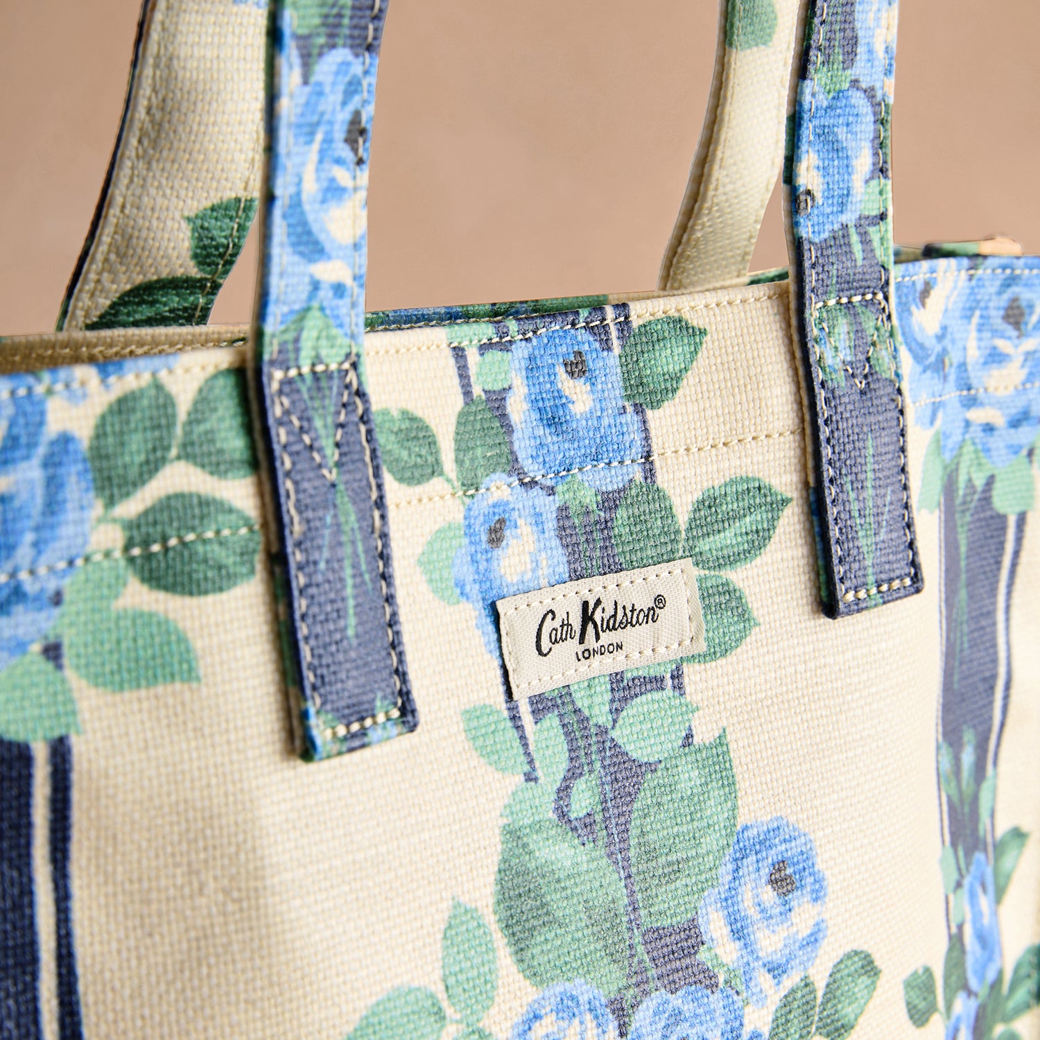 ラージ ブックバッグ | Cath Kidston 日本公式オンラインストア