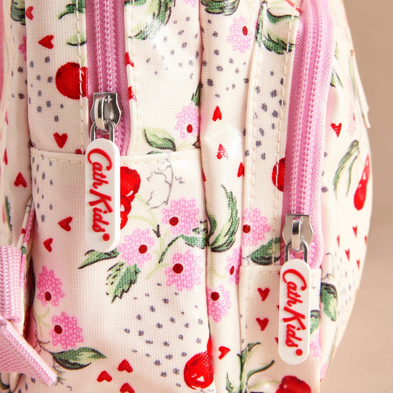 キッズ ミニ バックパック Cherry Bunches | Cath Kidston 日本