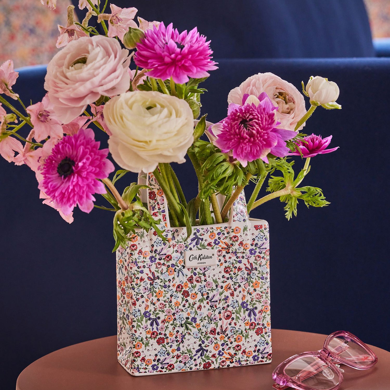 ブックバッグ フラワーベース | Cath Kidston 日本公式オンライン